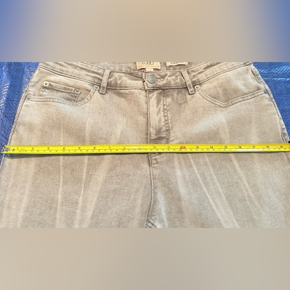 LOGO by Lori Goldstein Women’s Light Gray Straight Jeans Size 10 - Picture 11 of 15